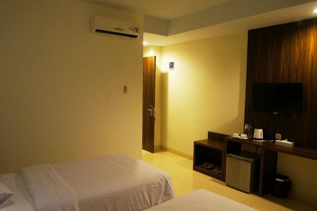 פקאנבארו Ameera Hotel מראה חיצוני תמונה