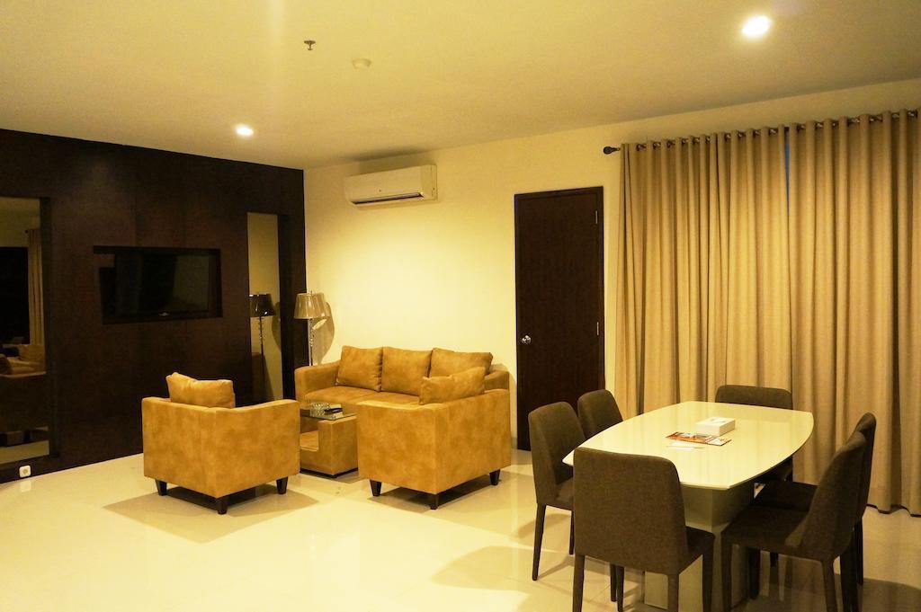 פקאנבארו Ameera Hotel מראה חיצוני תמונה