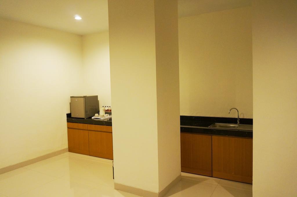 פקאנבארו Ameera Hotel מראה חיצוני תמונה